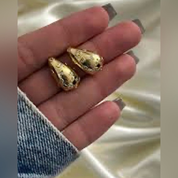 Aster Gold Huggie Earrings - Picture 2 of 3